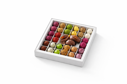 MAISON Premium Karışık Trüf Çikolata Kutusu 335 g Beyaz El Yapımı Özel Tasarım